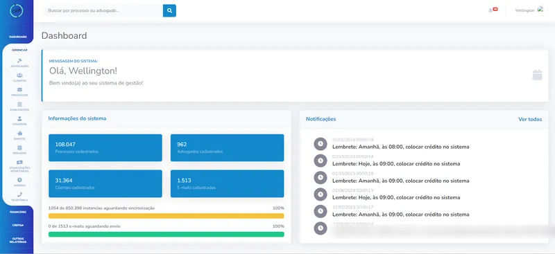 Painel do CRM para escritório de advocacia, com dados sensíveis borrados